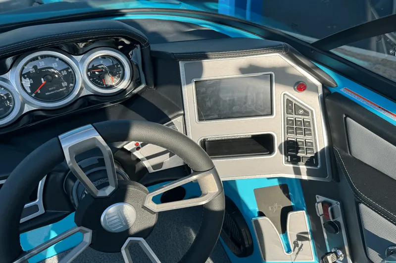 Slide: The Image of Mastercraft XT24 2024 - 7