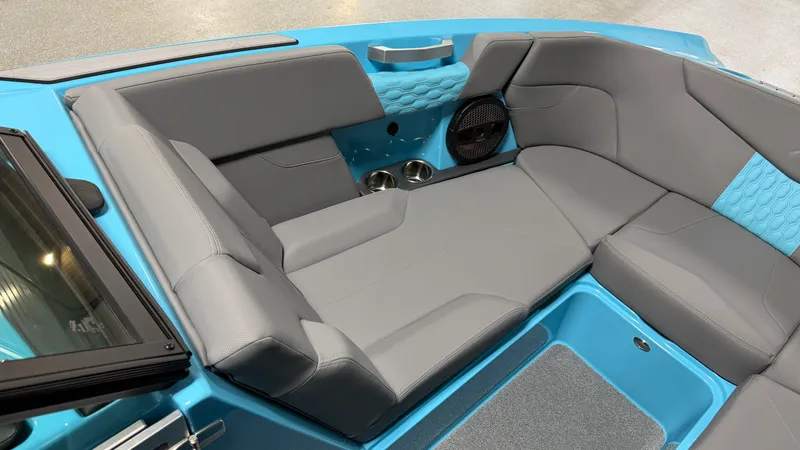Slide: The Image of Mastercraft XT24 2024 - 80