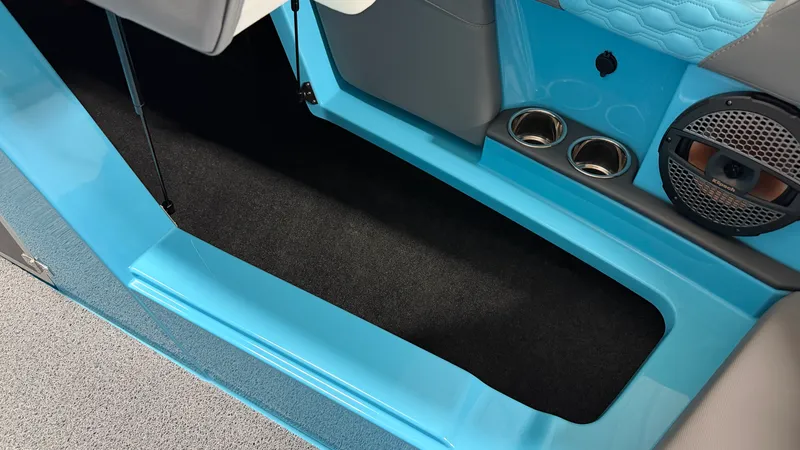 Slide: The Image of Mastercraft XT24 2024 - 83