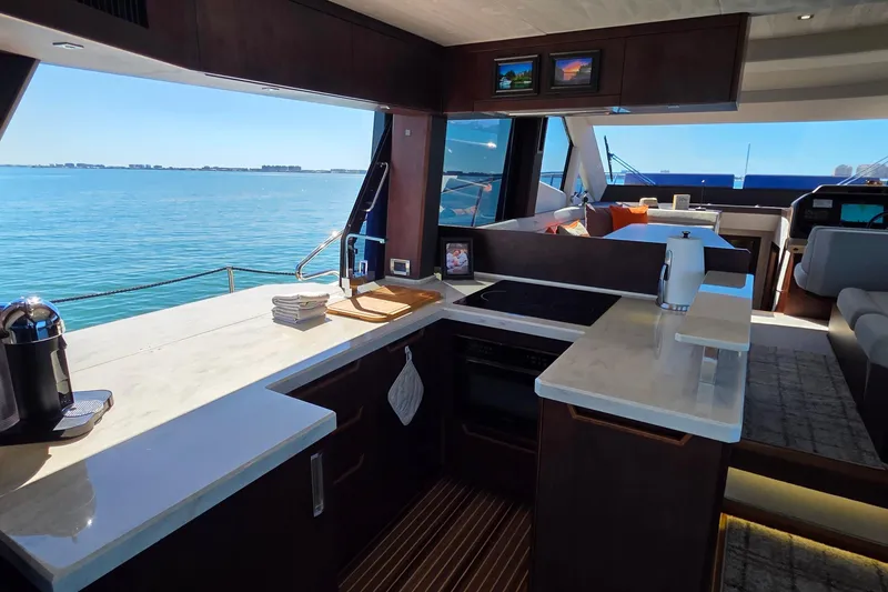 Slide: The Image of Galeon 500 Fly 2022 - 47