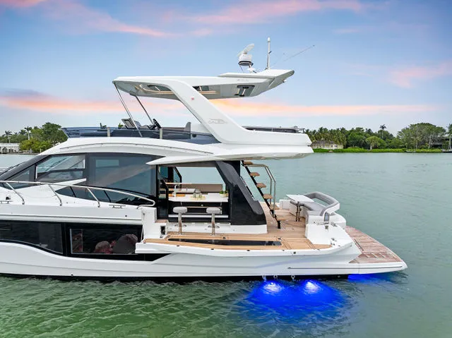 Slide: The Image of Galeon 500 Fly 2022 - 2