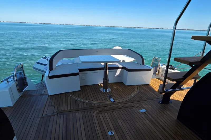 Slide: The Image of Galeon 500 Fly 2022 - 29
