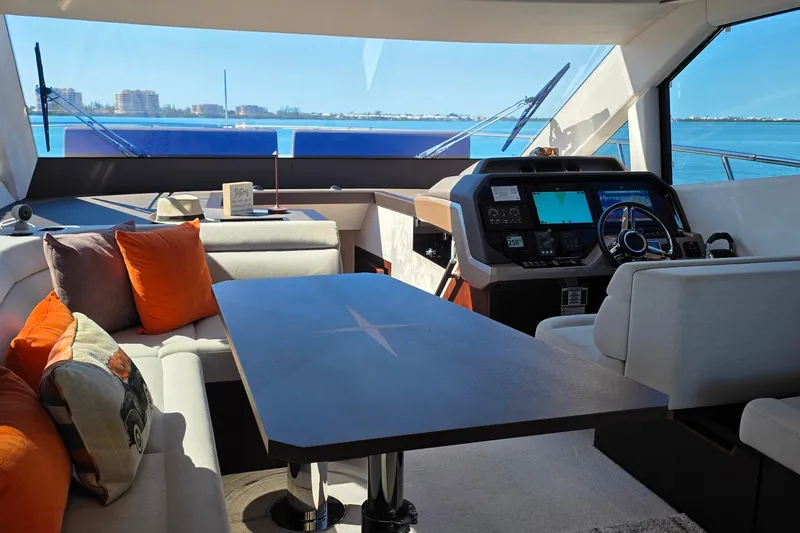 Slide: The Image of Galeon 500 Fly 2022 - 35