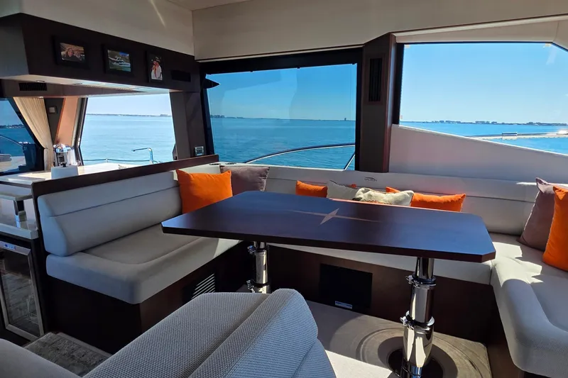 Slide: The Image of Galeon 500 Fly 2022 - 38