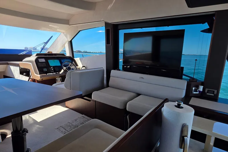 Slide: The Image of Galeon 500 Fly 2022 - 41