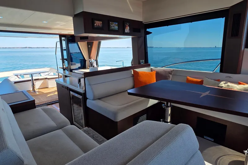 Slide: The Image of Galeon 500 Fly 2022 - 42