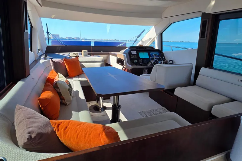 Slide: The Image of Galeon 500 Fly 2022 - 43