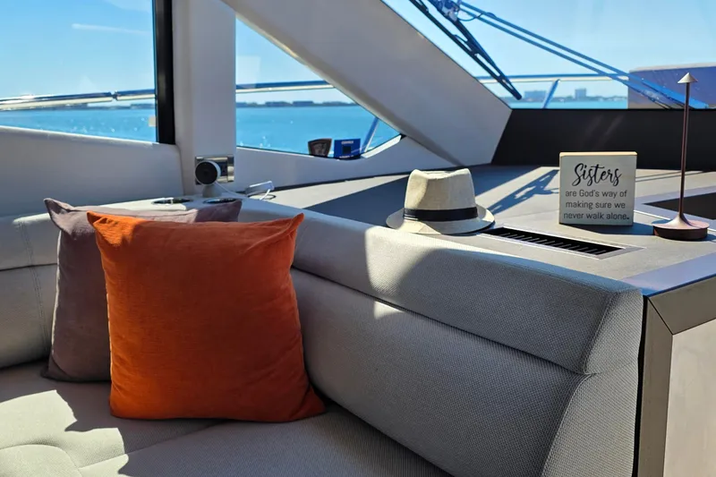 Slide: The Image of Galeon 500 Fly 2022 - 45