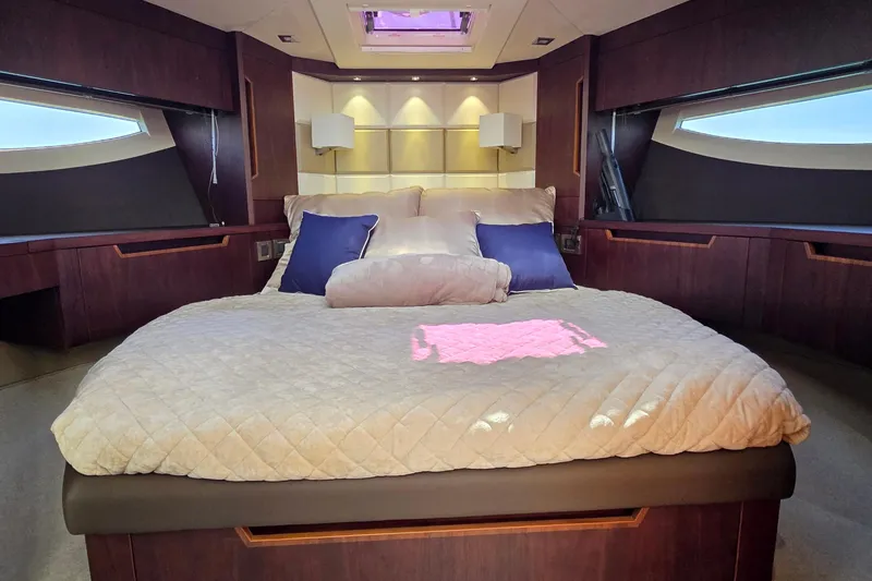 Slide: The Image of Galeon 500 Fly 2022 - 64