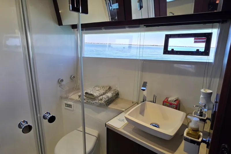 Slide: The Image of Galeon 500 Fly 2022 - 66
