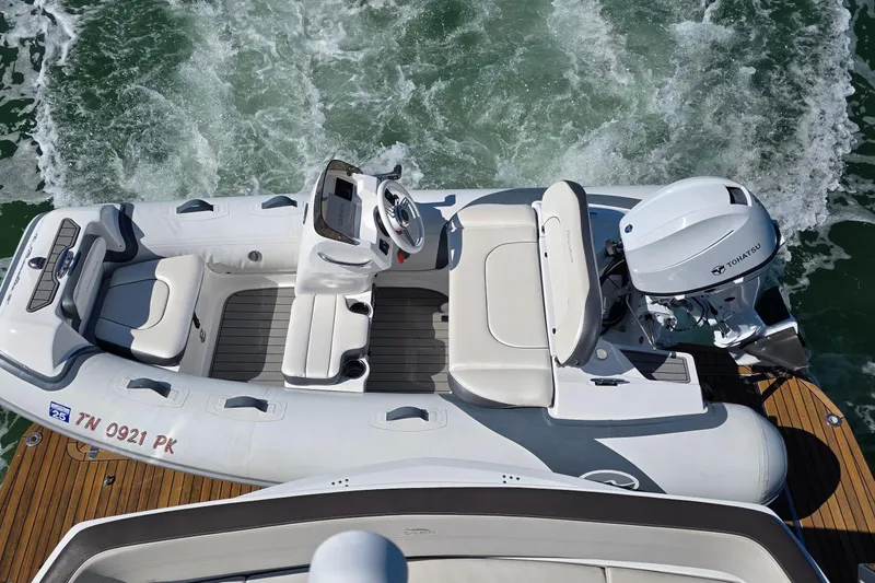 Slide: The Image of Galeon 500 Fly 2022 - 69