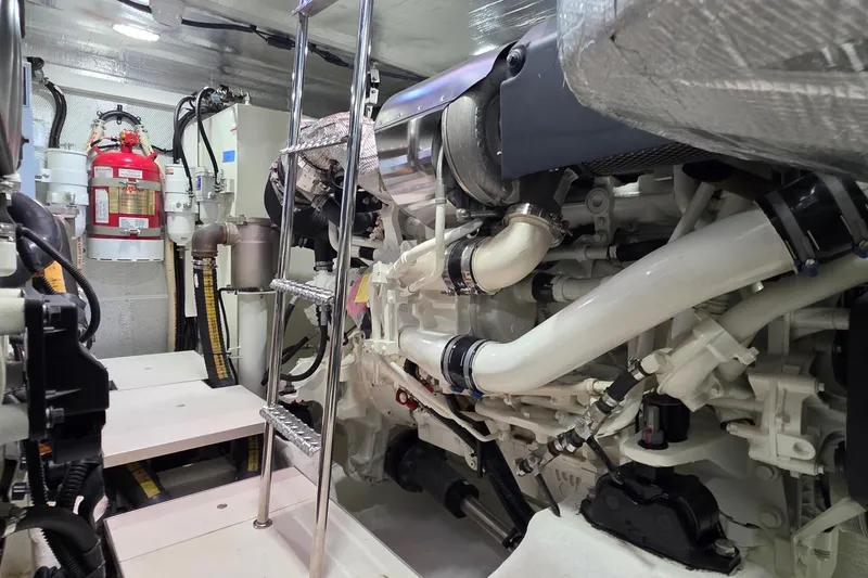 Slide: The Image of Galeon 500 Fly 2022 - 72