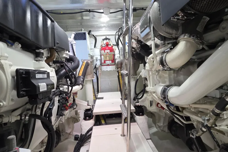 Slide: The Image of Galeon 500 Fly 2022 - 73