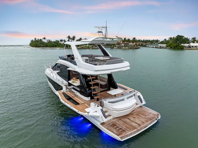 Slide: The Image of Galeon 500 Fly 2022 - 9