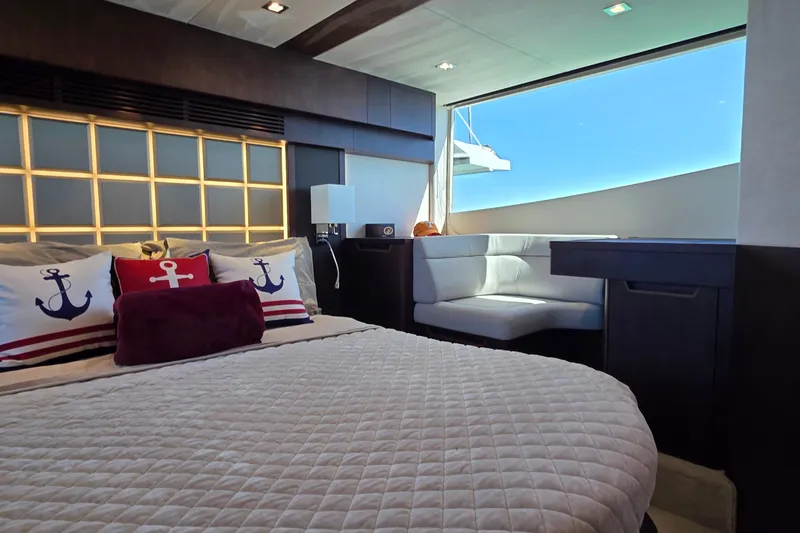Slide: The Image of Galeon 500 Fly 2022 - 49
