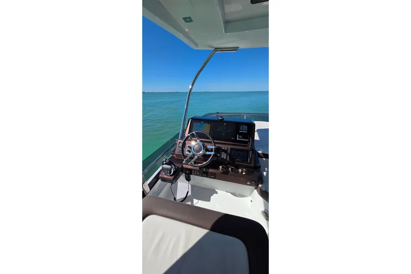 Slide: The Image of Galeon 500 Fly 2022 - 21