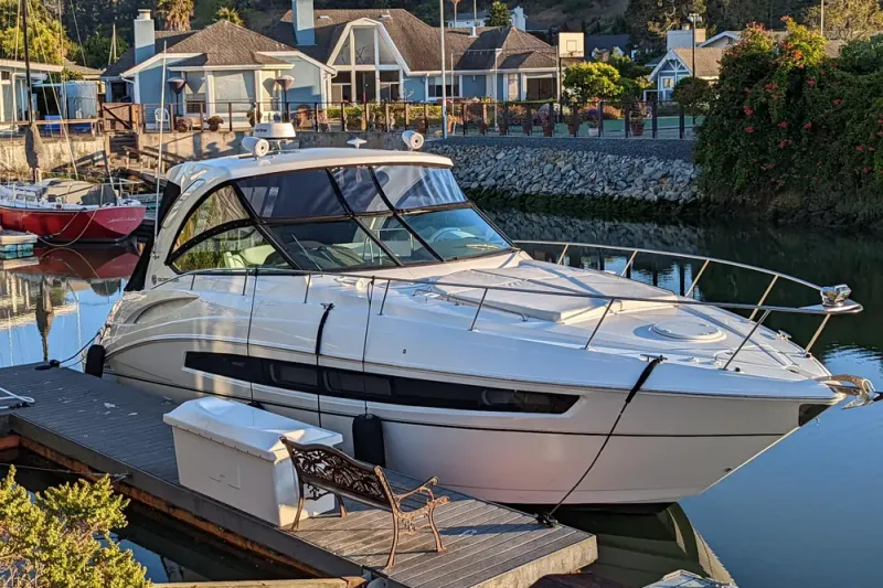 Slide: The Image of Cruisers 38 Express 2019 - 4