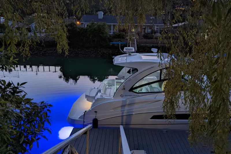 Slide: The Image of Cruisers 38 Express 2019 - 5