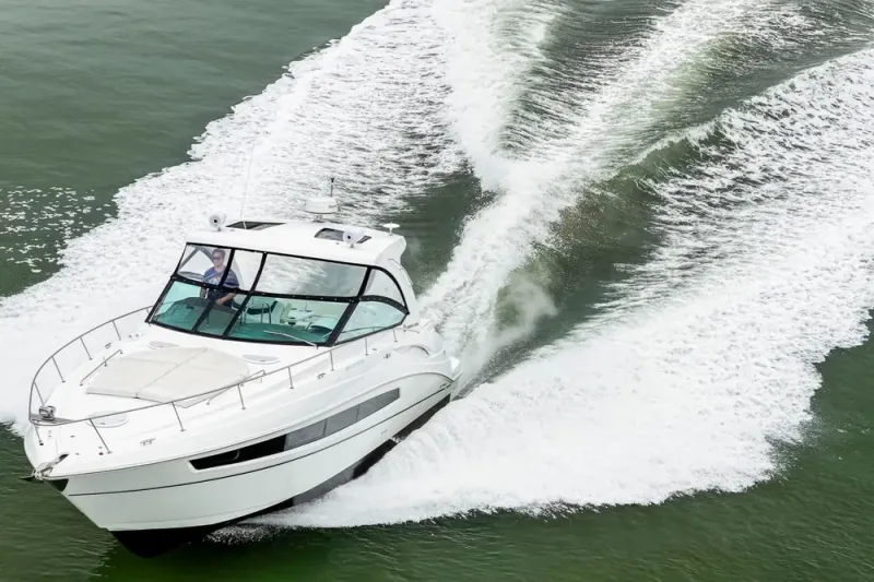 Slide: The Image of Cruisers 38 Express 2019 - 4