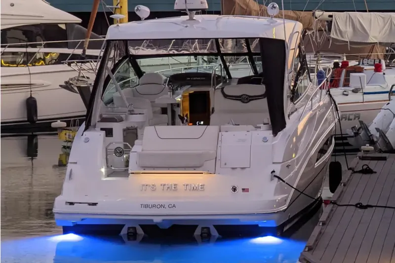 Slide: The Image of Cruisers 38 Express 2019 - 15