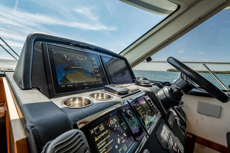 Slide: The Image of Riviera 5000 Sport Yacht 2016 - 49