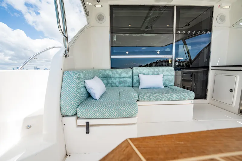 Slide: The Image of Riviera 5000 Sport Yacht 2016 - 30
