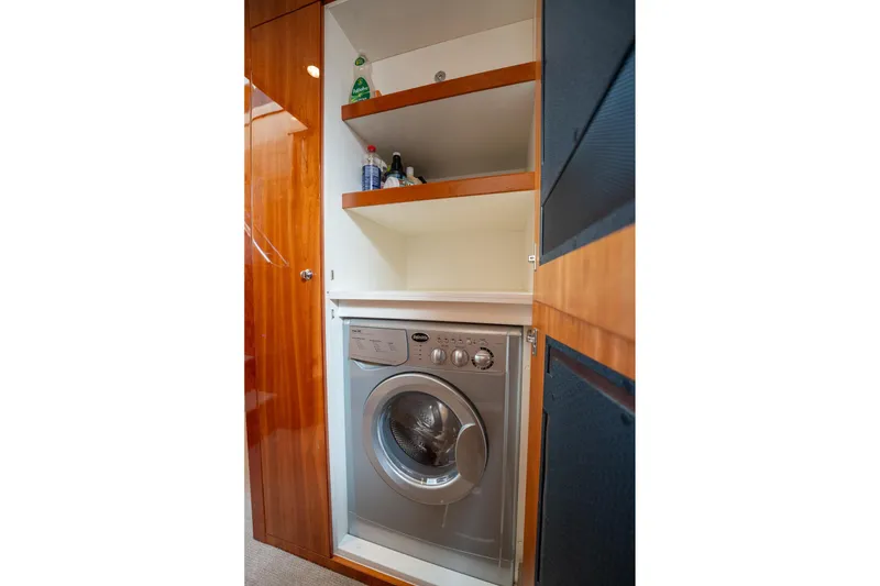 Slide: The Image of Riviera 5000 Sport Yacht 2016 - 85