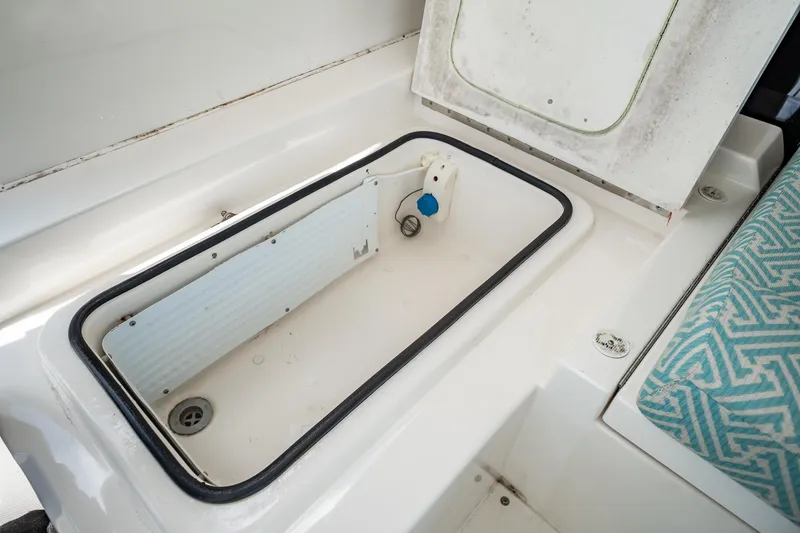 Slide: The Image of Riviera 5000 Sport Yacht 2016 - 33