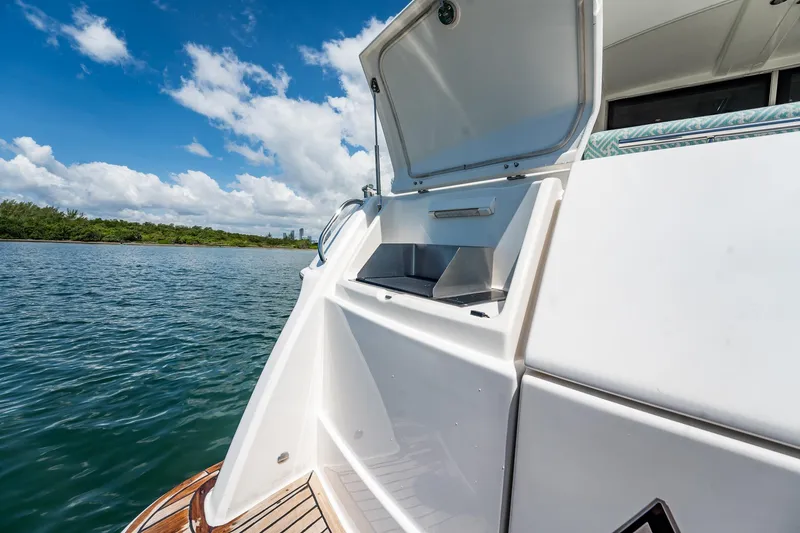 Slide: The Image of Riviera 5000 Sport Yacht 2016 - 42