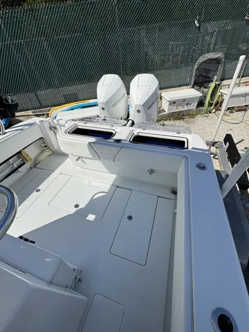 Slide: The Image of Contender 30T 30' PRICE DROP! 2025 - 25
