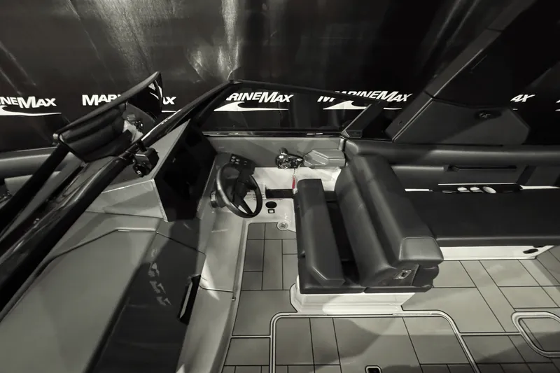 Slide: The Image of Aviara AV28 Surf 2024 - 24