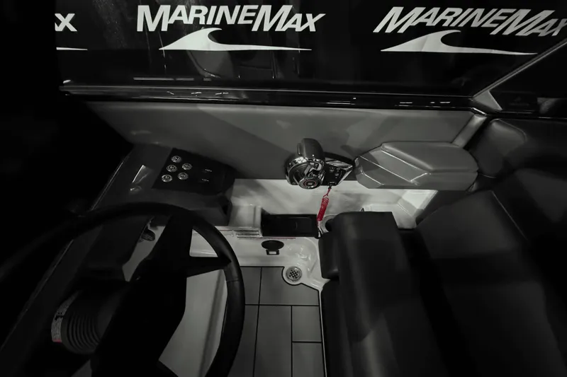 Slide: The Image of Aviara AV28 Surf 2024 - 25