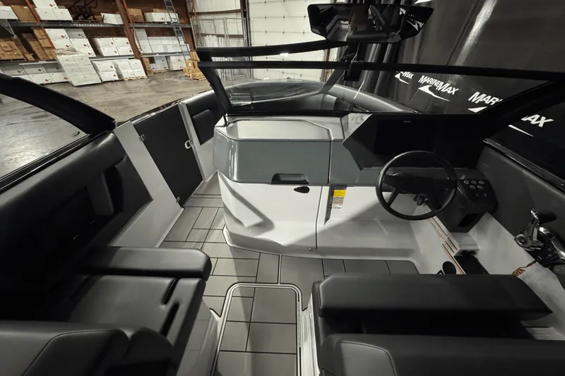 Slide: The Image of Aviara AV28 Surf 2024 - 27