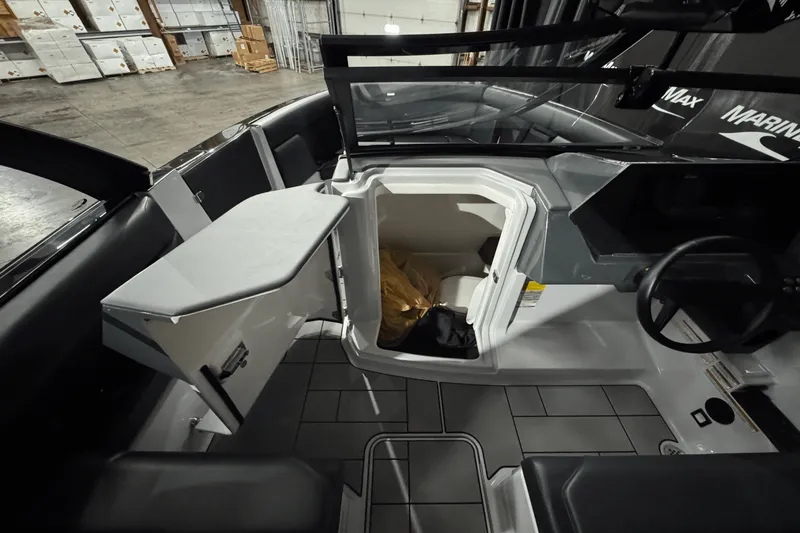 Slide: The Image of Aviara AV28 Surf 2024 - 28