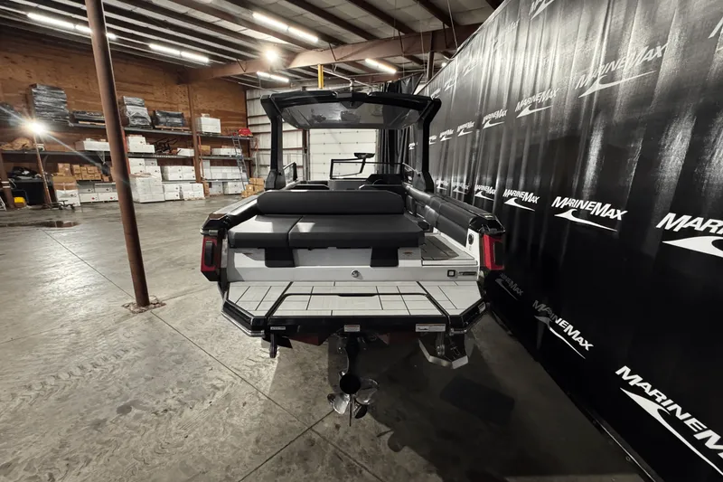 Slide: The Image of Aviara AV28 Surf 2024 - 3