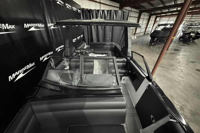 Slide: The Image of Aviara AV28 Surf 2024 - 37