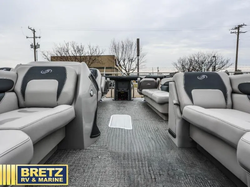 Slide: The Image of Barletta Boats A22CC 2026 - 4