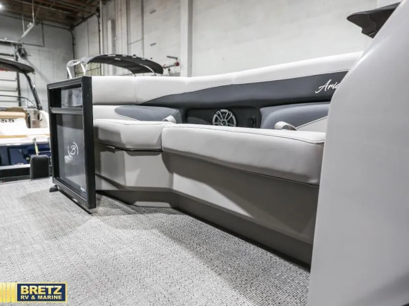 Slide: The Image of Barletta Boats A22UC 2026 - 18