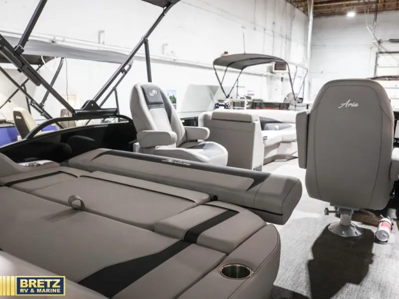 Slide: The Image of Barletta Boats A22UC 2026 - 7