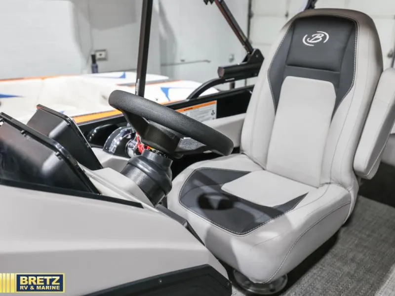 Slide: The Image of Barletta Boats A22UC 2026 - 11