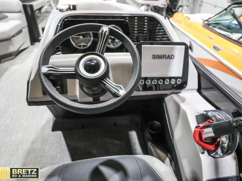 Slide: The Image of Barletta Boats A22UC 2026 - 12