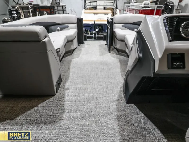 Slide: The Image of Barletta Boats A22UC 2026 - 10