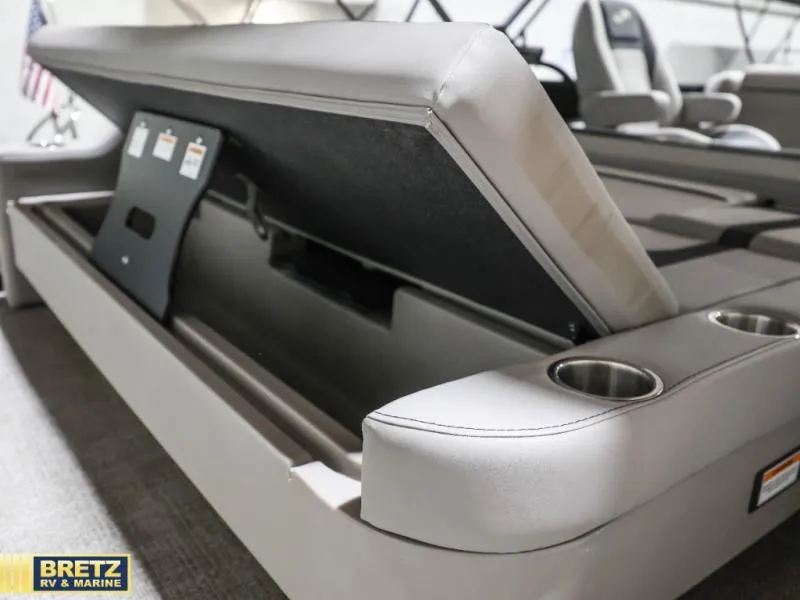 Slide: The Image of Barletta Boats A22UC 2026 - 8