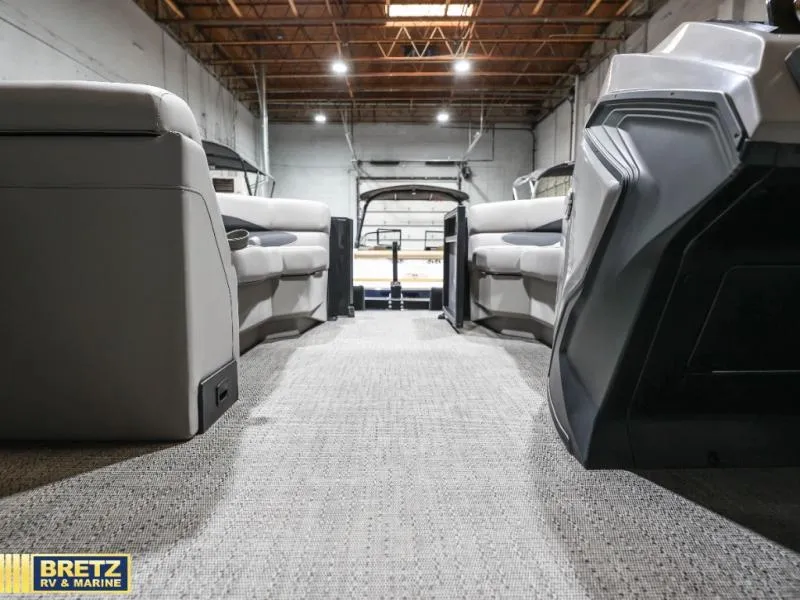 Slide: The Image of Barletta Boats A22UC 2026 - 9