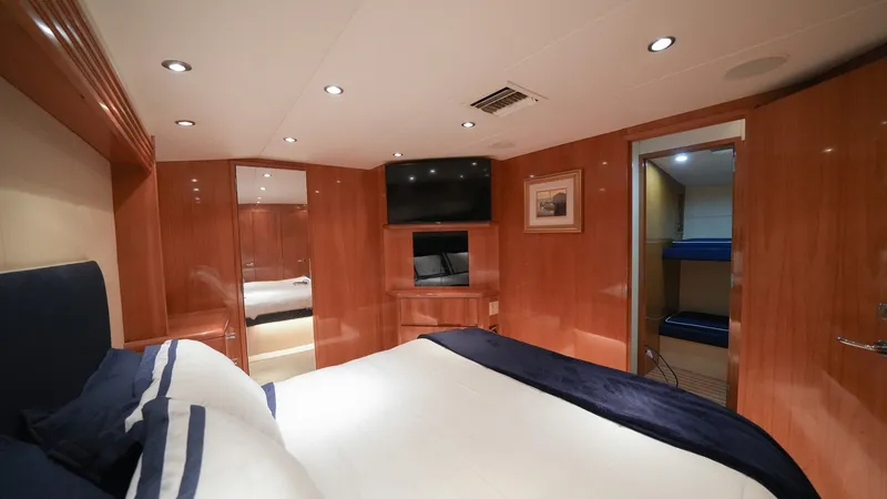 Slide: The Image of Hatteras 60 Convertible 2001 - 11