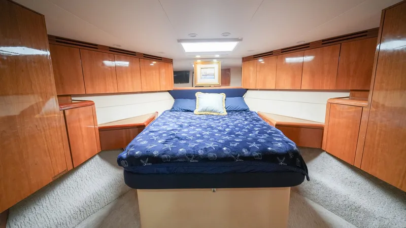 Slide: The Image of Hatteras 60 Convertible 2001 - 12