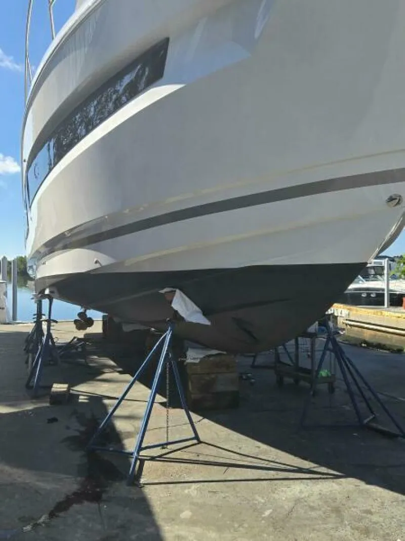 Slide: The Image of Prestige 460 Flybridge 2023 - 91
