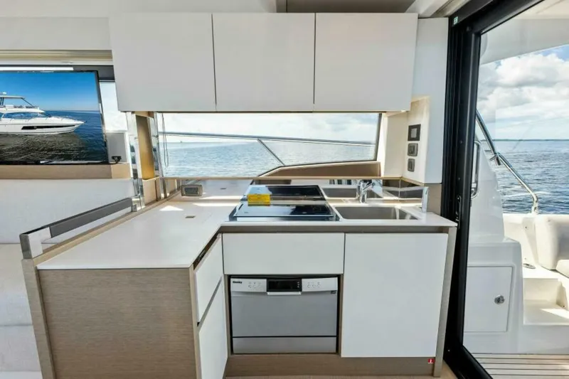 Slide: The Image of Prestige 460 Flybridge 2023 - 13