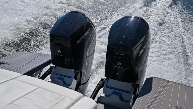 Slide: The Image of Cruisers 42 GLS 2023 - 36
