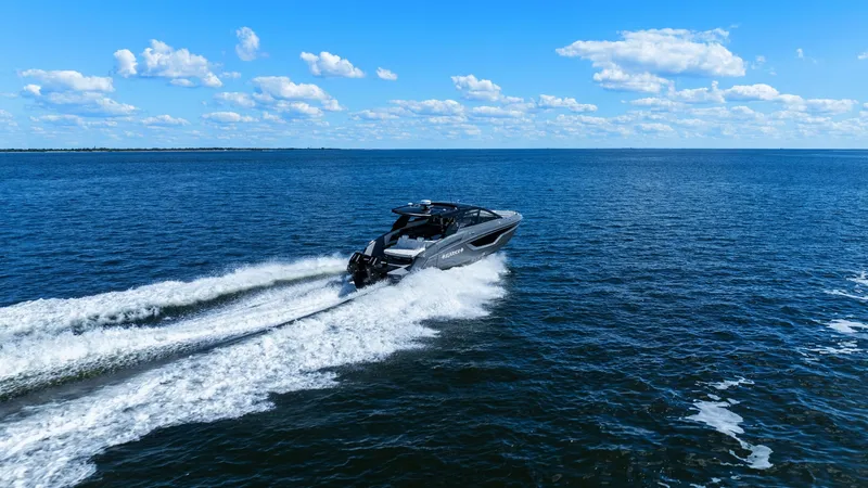 Slide: The Image of Cruisers 42 GLS 2023 - 48